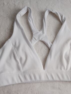 ALO Yoga White Racerback Bralette Sz Small